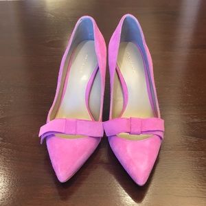 Ann Taylor size 6 pink pumps. Never worn outside!
